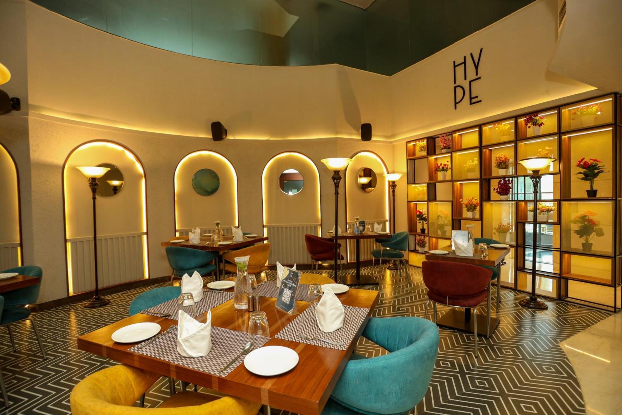 Hyphen Business Hotel Noida Ngoại thất bức ảnh