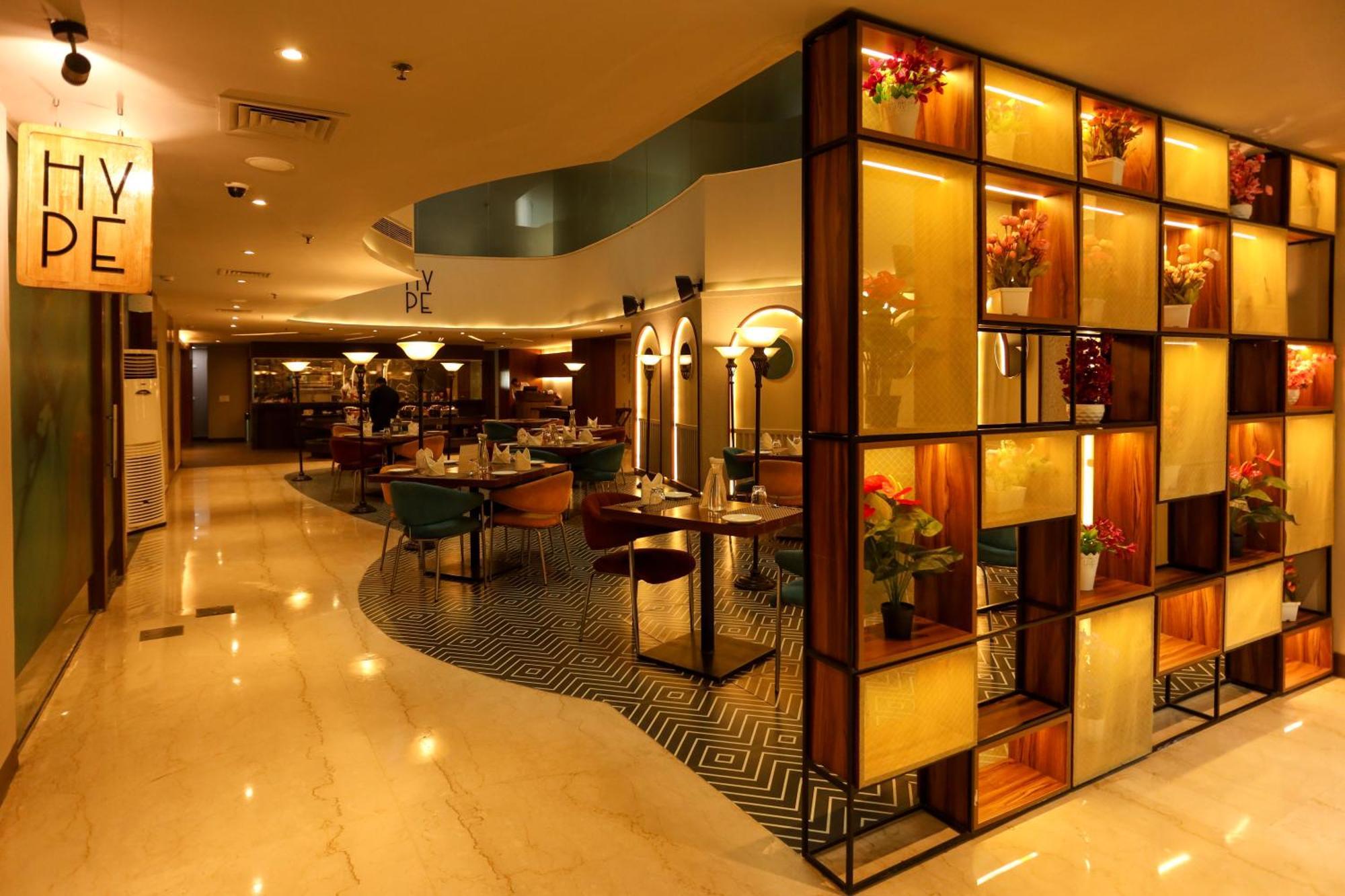 Hyphen Business Hotel Noida Ngoại thất bức ảnh