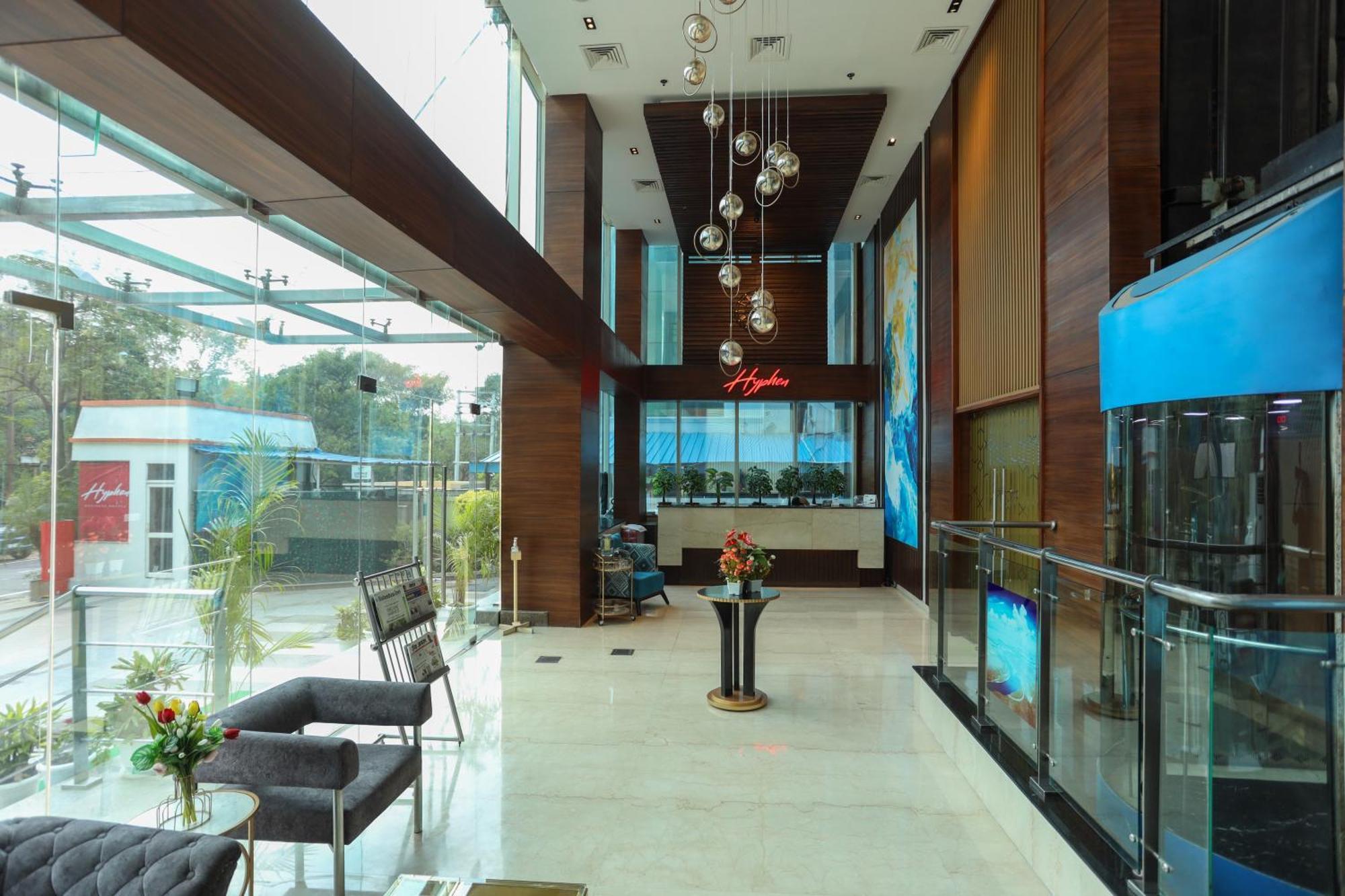 Hyphen Business Hotel Noida Ngoại thất bức ảnh
