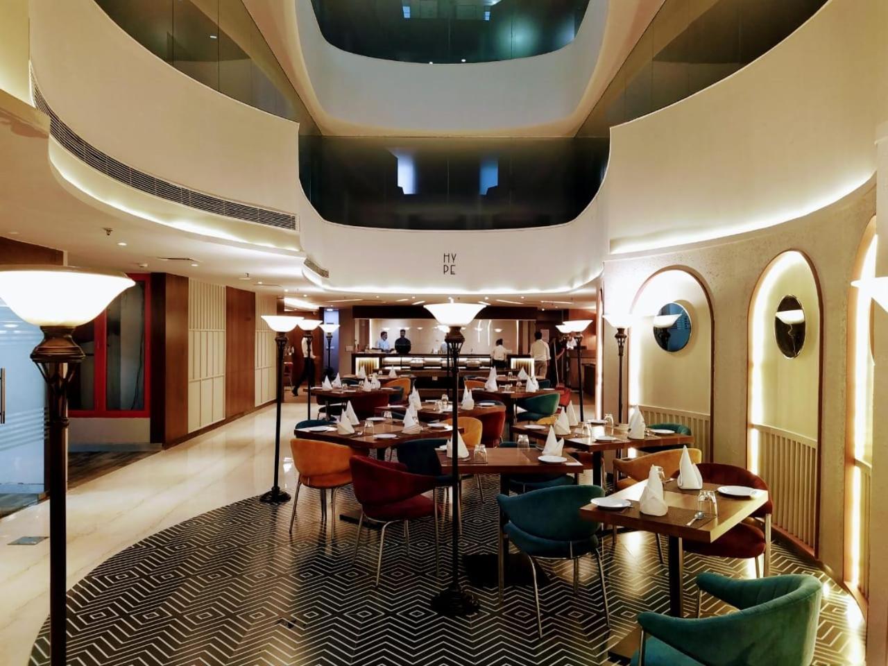 Hyphen Business Hotel Noida Ngoại thất bức ảnh
