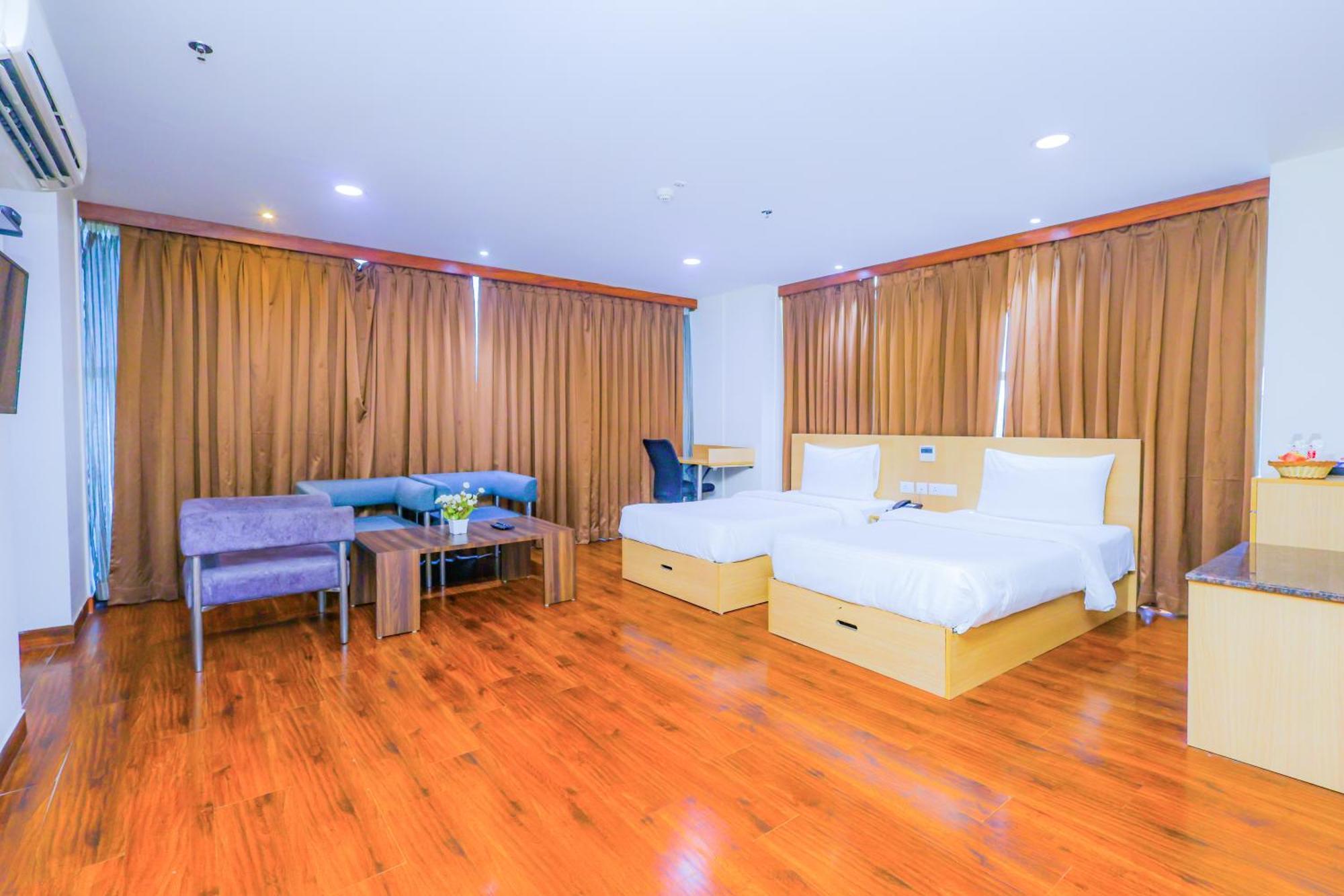 Hyphen Business Hotel Noida Ngoại thất bức ảnh