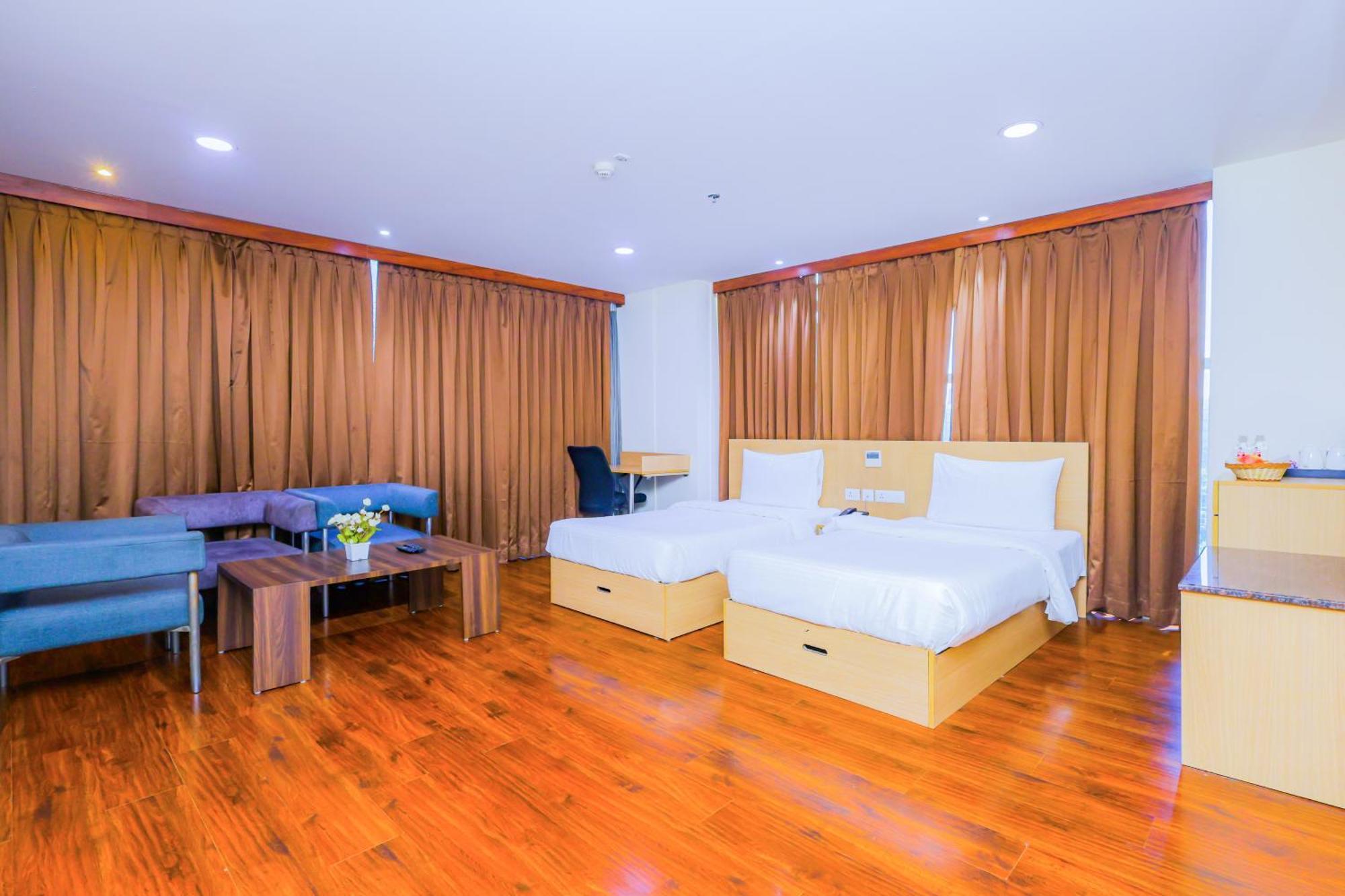 Hyphen Business Hotel Noida Ngoại thất bức ảnh