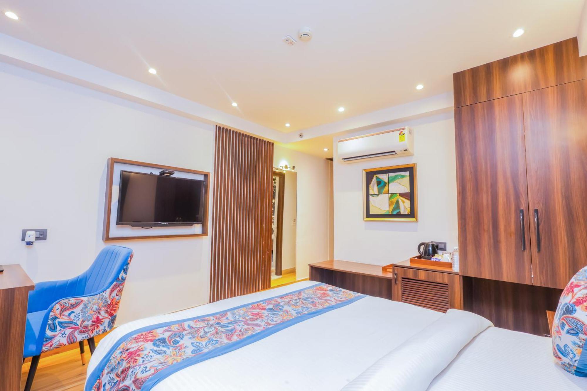 Hyphen Business Hotel Noida Ngoại thất bức ảnh