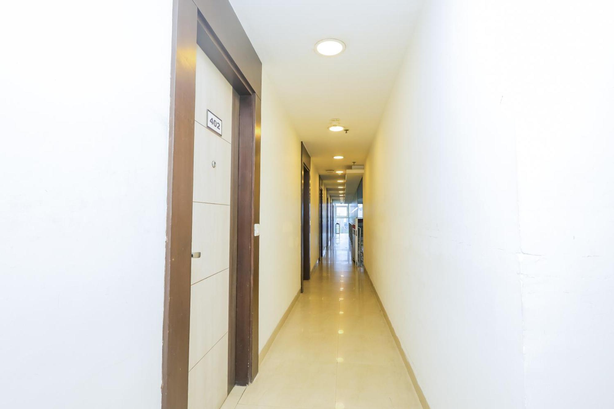 Hyphen Business Hotel Noida Ngoại thất bức ảnh