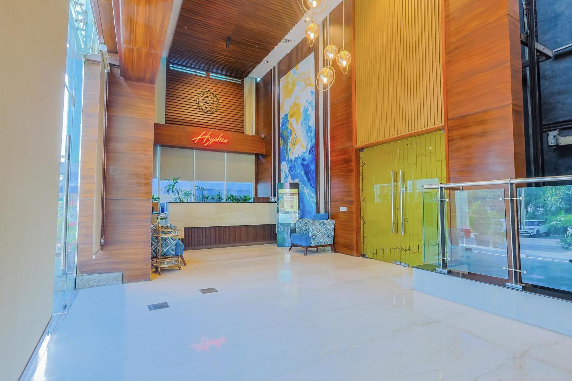 Hyphen Business Hotel Noida Ngoại thất bức ảnh