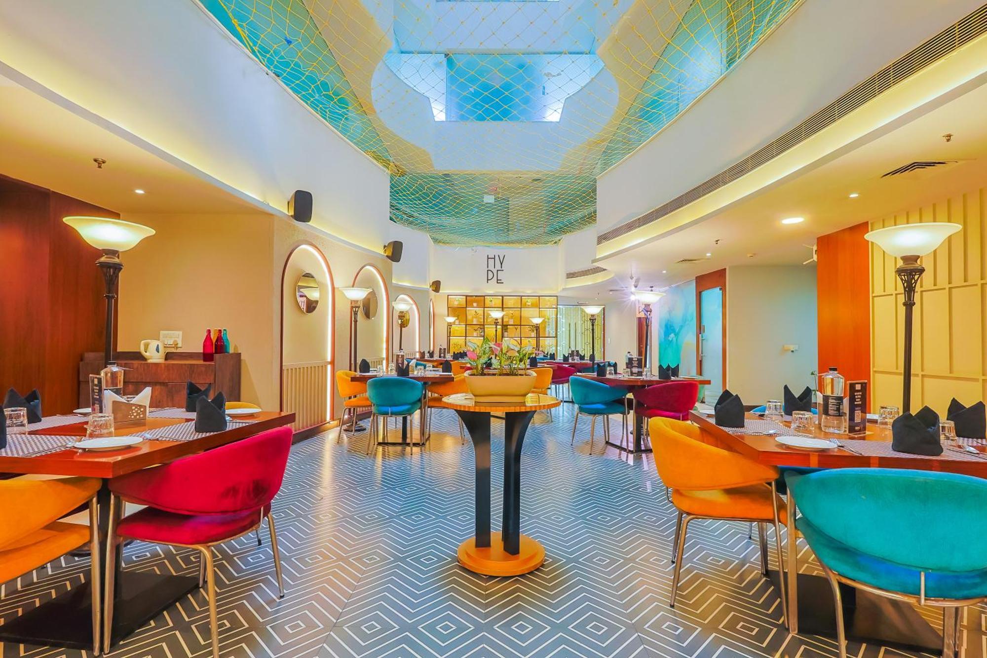 Hyphen Business Hotel Noida Ngoại thất bức ảnh