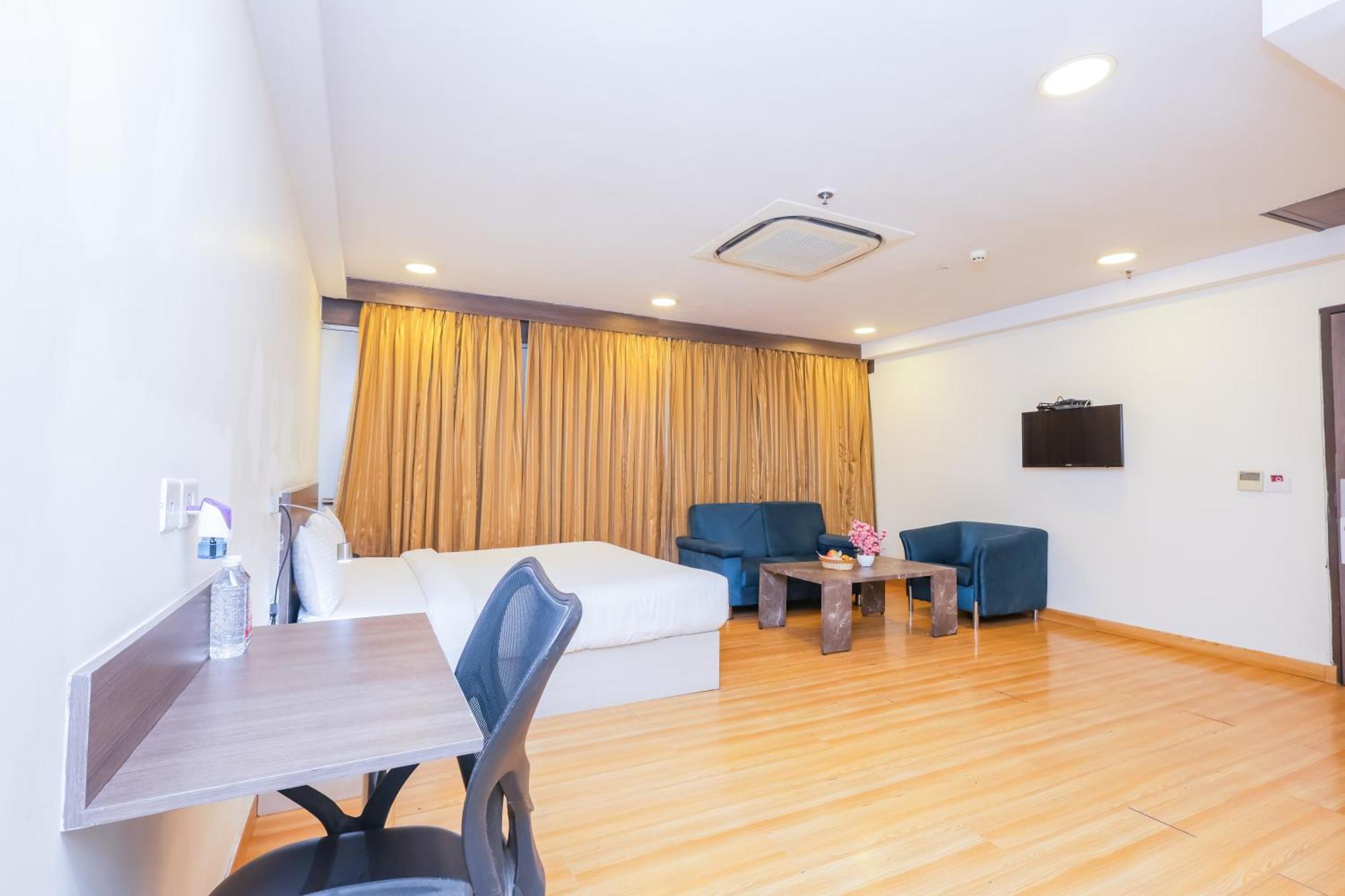 Hyphen Business Hotel Noida Ngoại thất bức ảnh