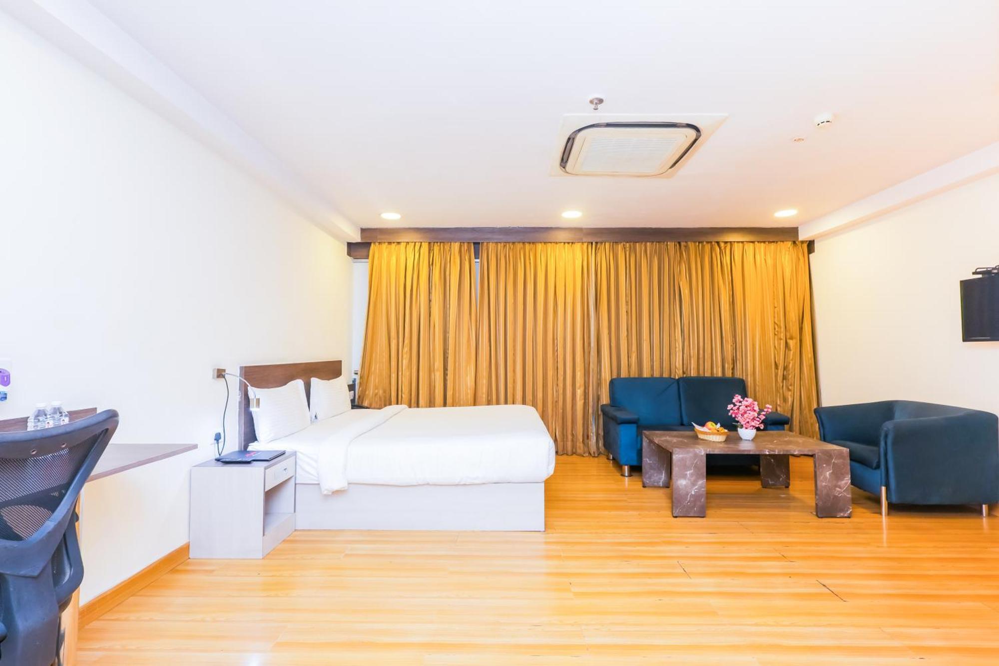 Hyphen Business Hotel Noida Ngoại thất bức ảnh
